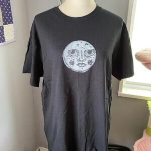 Full moon tee